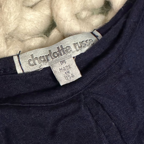 V Cut Flowy Crop Top - Picture 2 of 3